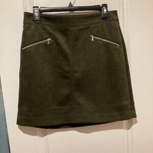 ANN TAYLOR LOFT Women's Faux Dark Green Suede Skirt Zippers Front Pockets SIZE 6